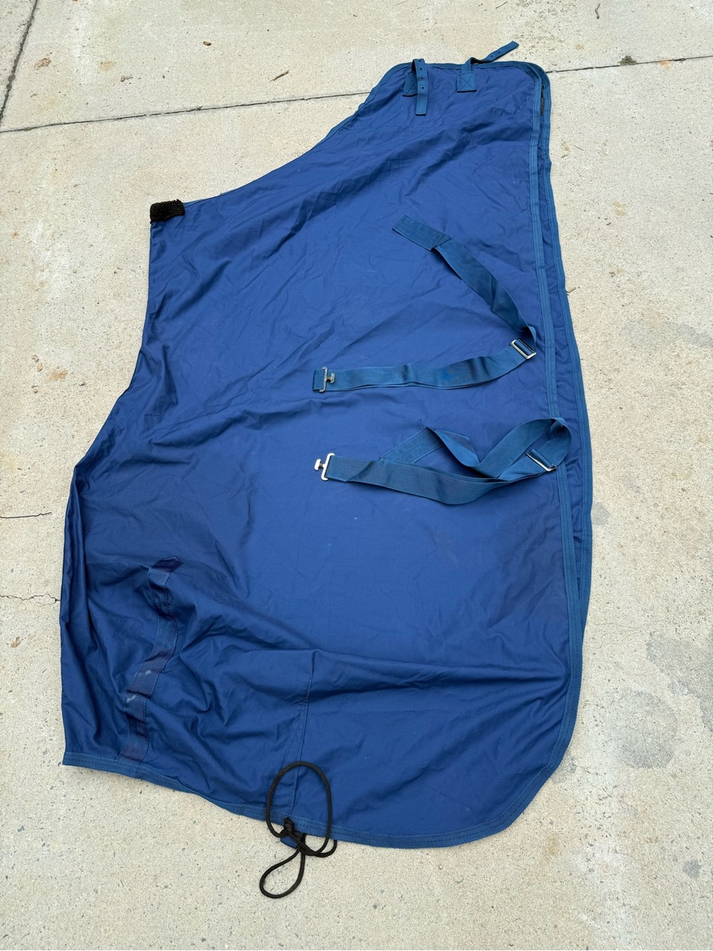 Horse size 80 stable blanket cotton sheet  Navy blue w/ tail cord hardware good